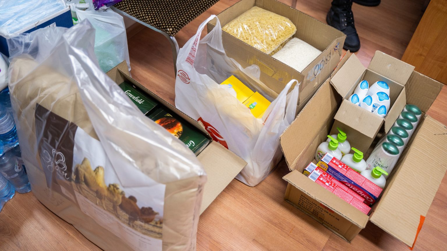 Из Кузнецка жителям Донбасса отправили 4 машины с гуманитарной помощью