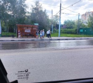 Пензенцев продолжают возмущать бомжи, оккупировавшие остановку на Чкалова