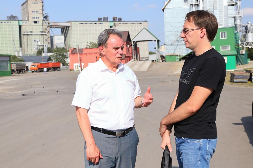 Валерий Лидин посетил сельскохозяйственное предприятие в Башмаковском районе