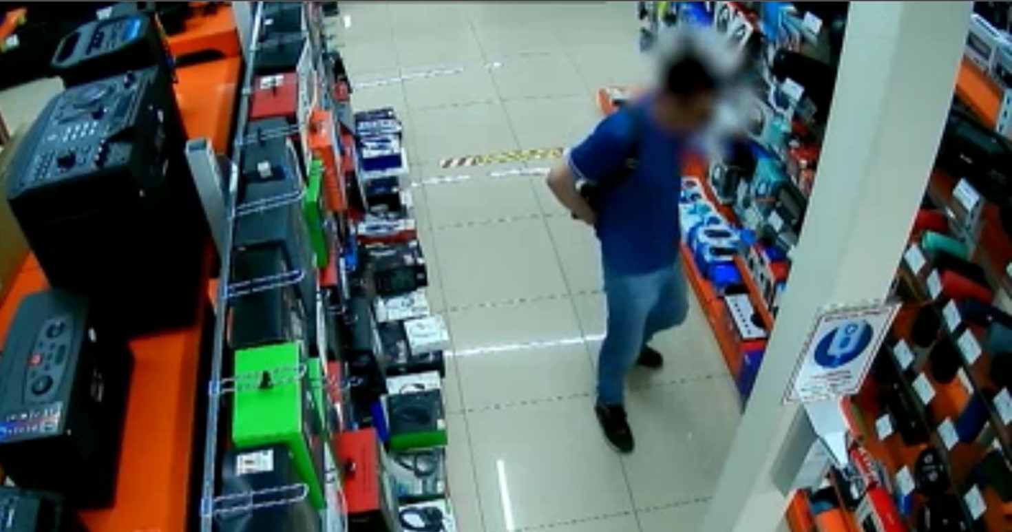 В Кузнецке кража дорогой колонки попала на камеры видеонаблюдения