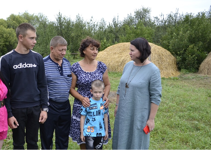 В Пензенской области жители спасают села, взяв на воспитание приемных детей