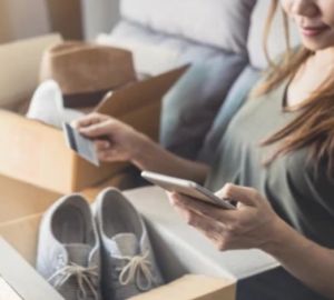 Жительница Пензы попалась на уловку мошенников при покупке обуви в интернете