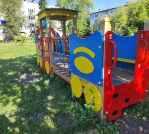 Пензенский врач предупредил о травмах, подстерегающих ребенка на детской площадке