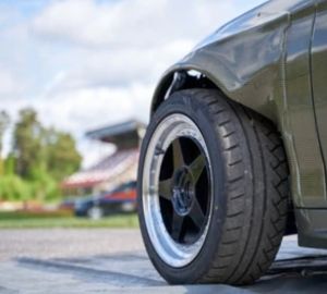 В Пензе двое дебоширов разгромили чужой автомобиль