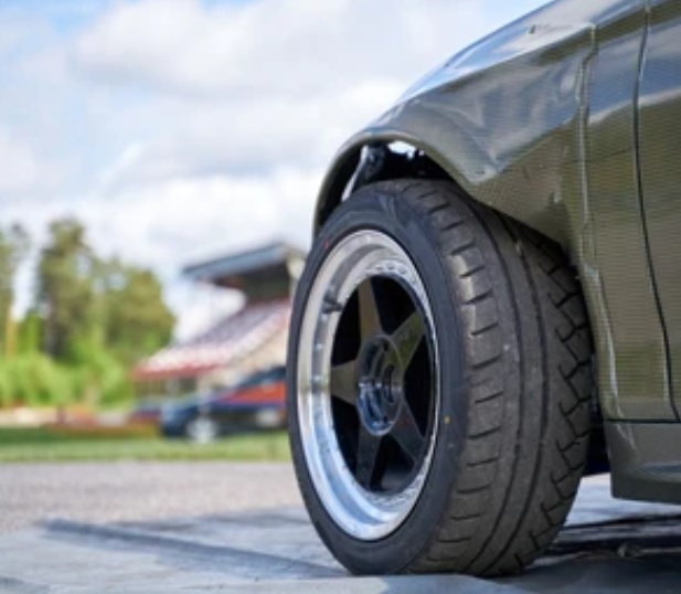 В Пензе двое дебоширов разгромили чужой автомобиль