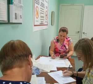 В Бессоновском районе 779 жителей получили социальную карту "Забота"