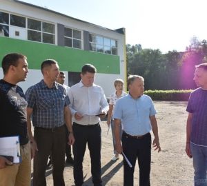 Александр Басенко оценил ход ремонта школы №52