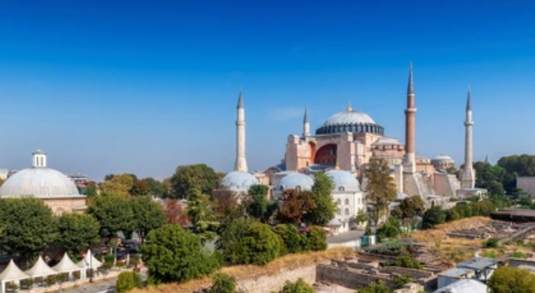 Туристов предупредили: не стоит рассчитывать на осенние скидки по Турции