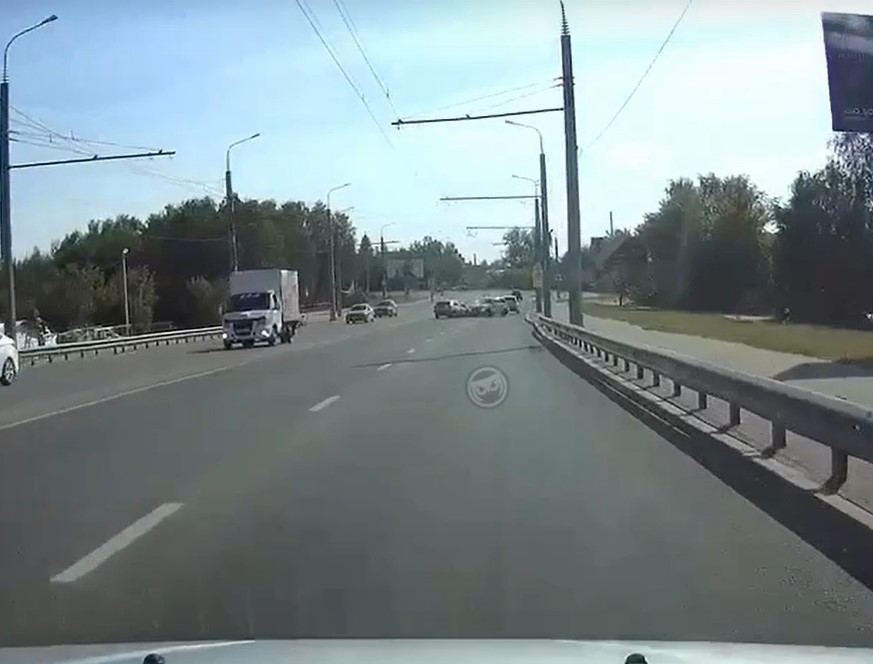 Терновка встала в пробку после жесткой аварии