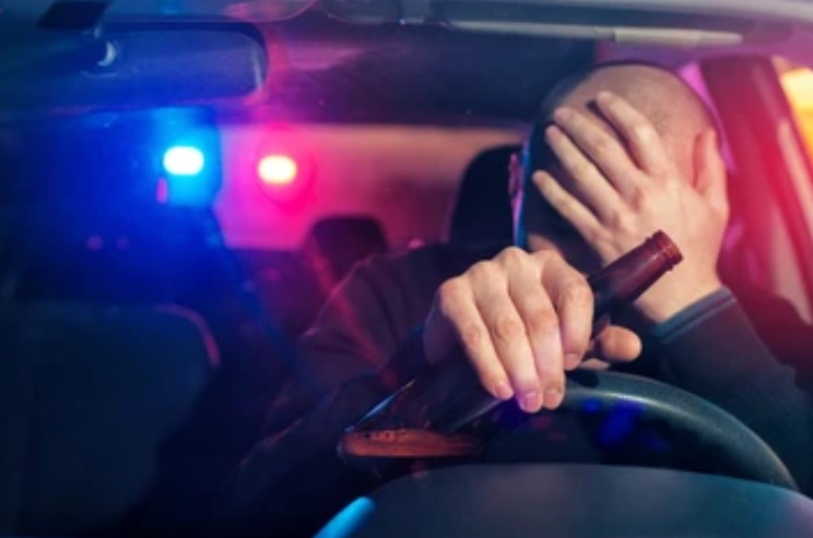 Ночью в Кузнецке задержали пьяного мужчину, который разъезжал по городу на «Калине»