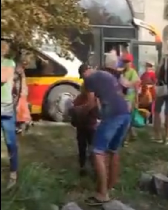 Токмакские ребята вернулись из детского лагеря в Саках