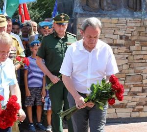 Валерий Лидин поздравил воинов и ветеранов с Днем ВДВ