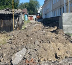 В Сердобске могут не успеть отремонтировать двор до начала осени