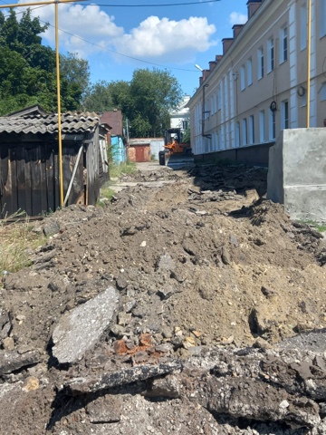 В Сердобске могут не успеть отремонтировать двор до начала осени