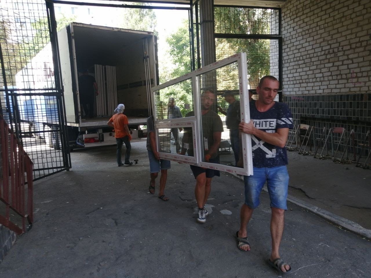 В Токмаке дети продолжат обучение в восстановленной школе