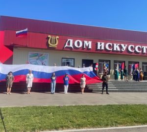 В Сердобске День Государственного Флага России отметили торжественным шествием