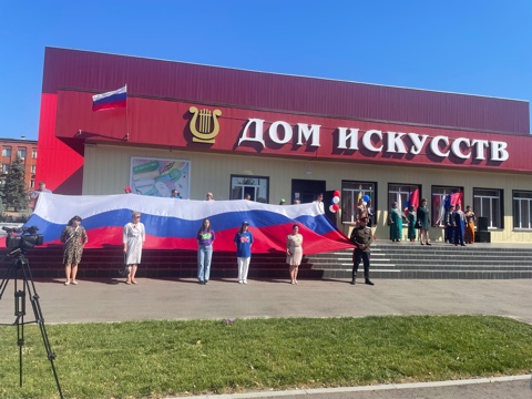 В Сердобске День Государственного Флага России отметили торжественным шествием