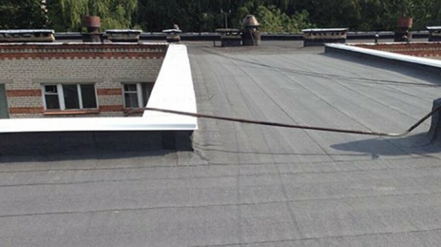 В школе Кузнецка к новому учебному году отремонтируют крышу почти за 2 млн