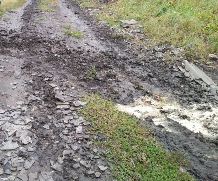 В Бессоновском районе местные жители пожаловались на ужасное состояние дороги