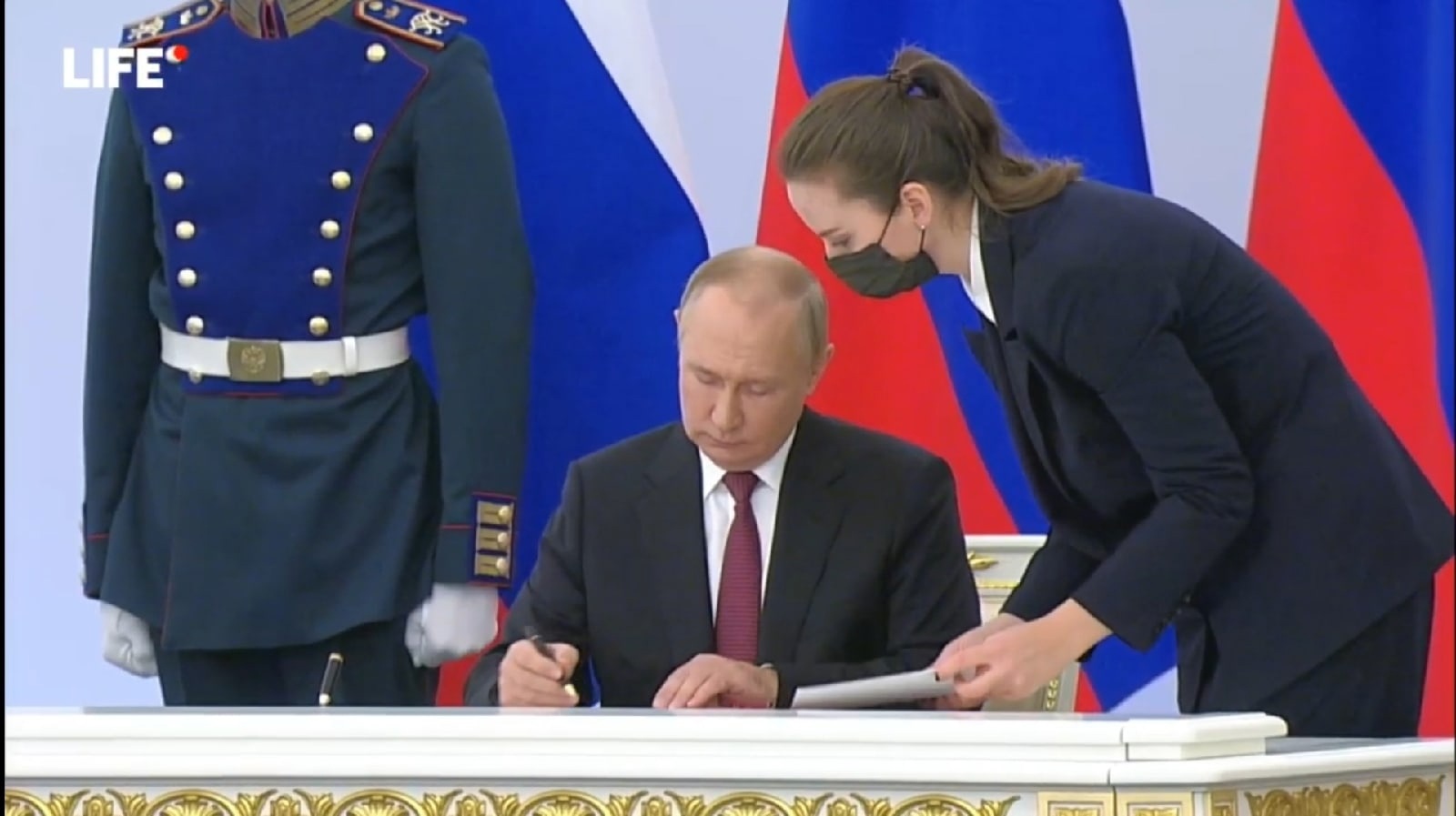 Владимир Путин подписал договор о присоединении ДНР, ЛНР и Херсонской области