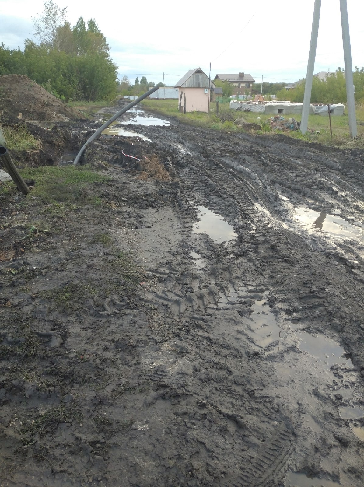 Жители Пензенской области пожаловались на утопающую в грязи дорогу