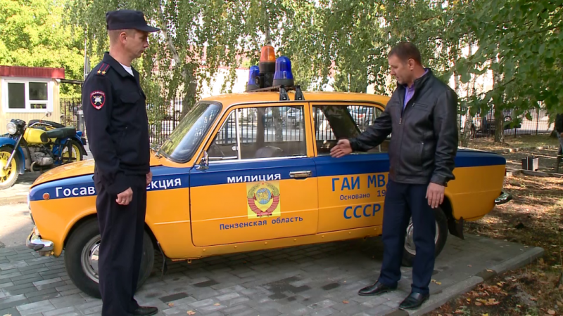 Мужчина из Лунинского района своими силами воссоздал автомобиль  ГАИ 70-х годов