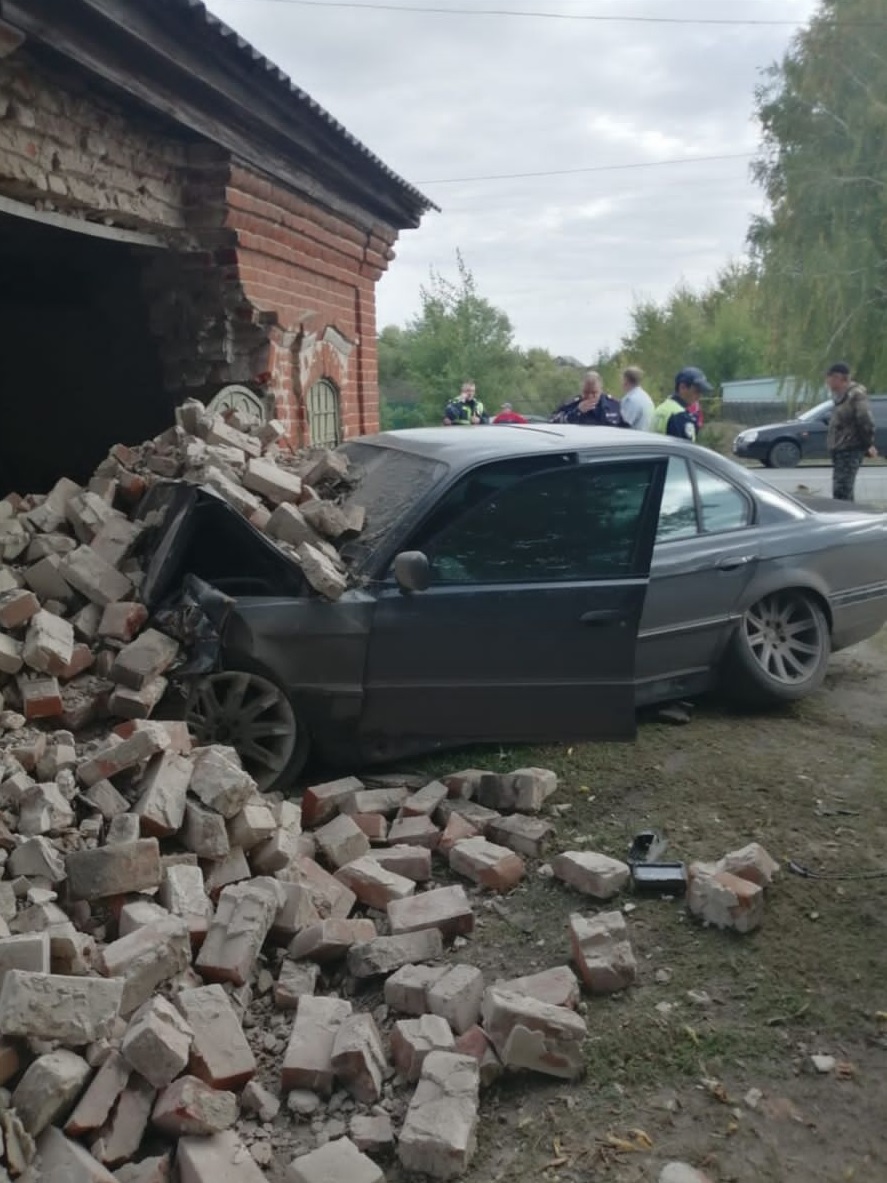 Появилось фото с места жесткой аварии в Сосновоборском районе