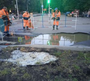 В Пензе на улице Толстого снова просел асфальт