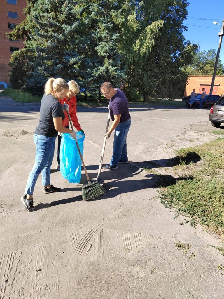 В Сердобске чиновники вышли на уборку