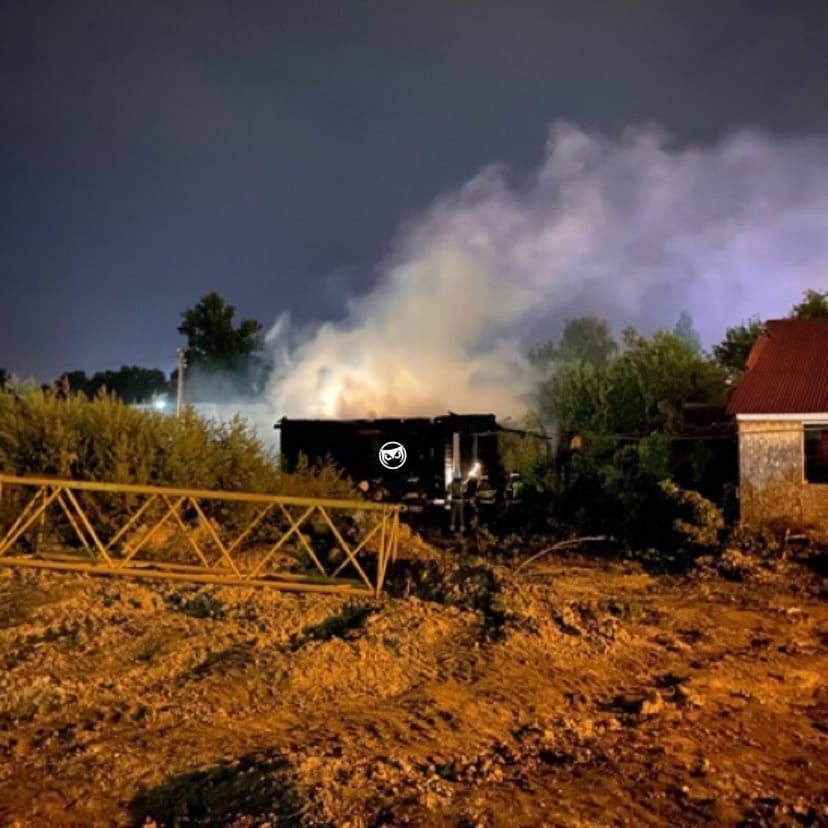 Пожар в частном секторе Пензы тушили 24 человека