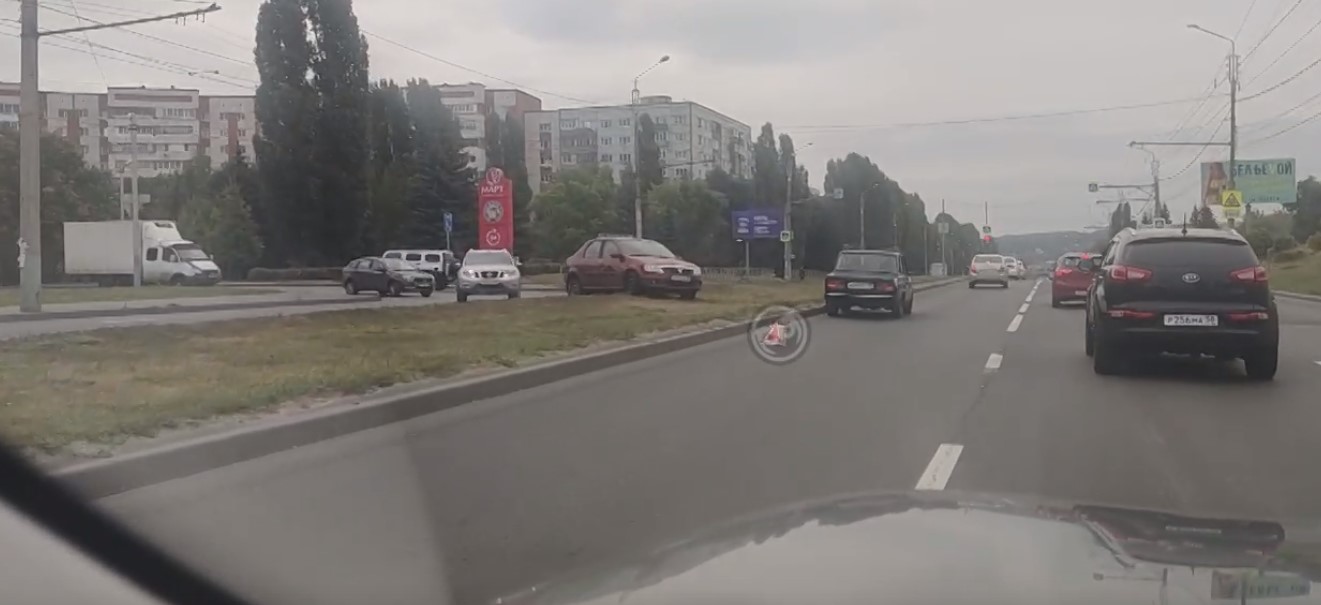 Утро понедельника в Пензе началось с ДТП на путепроводе