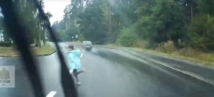 В пензенских Ахунах ребенок бросился под колеса автомобиля