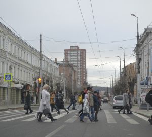 Минтранс подготовил проект о запрете самокатчикам пересекать дороги по пешеходным переходам