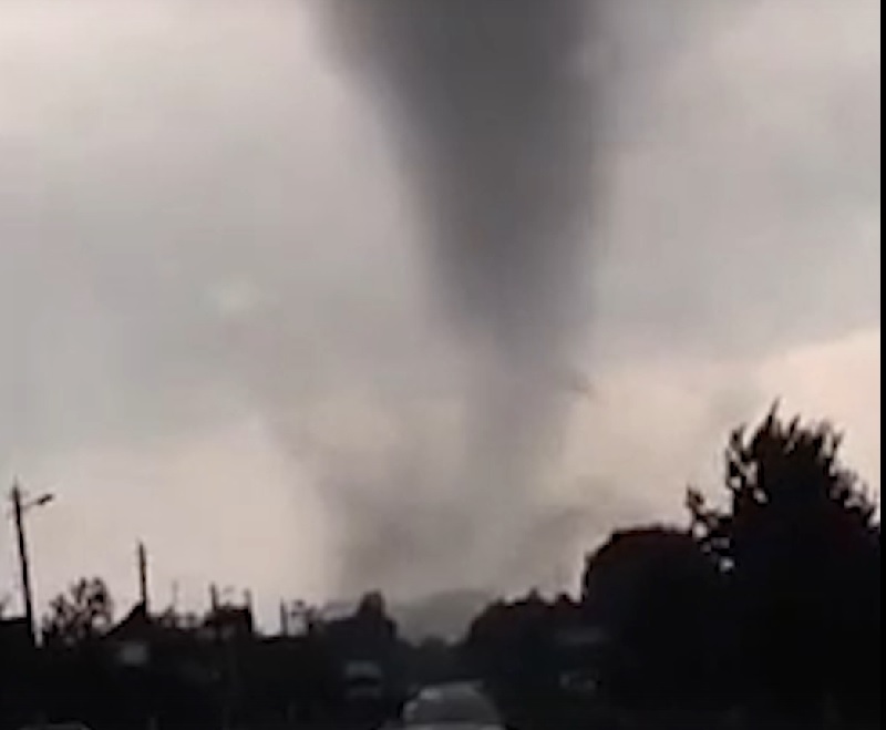 18-летний студент погиб от разрушительного урагана