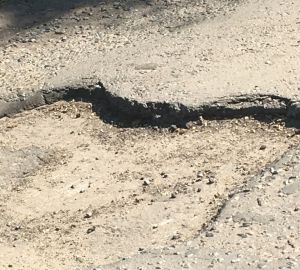 Дорогу в Каменском районе отремонтируют в следующем году