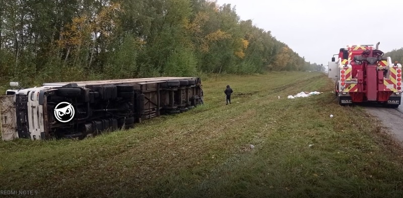 В Пензе на М5 перевернулась фура