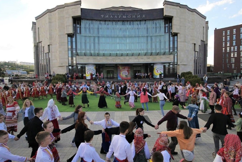 Больше 200 исполнителей выступили на IV Открытом межрегиональном фольклорном фестивале в Пензе