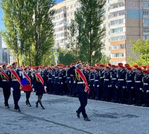 Учебная неделя в пензенских школах началась с поднятия флага