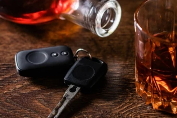 Пьяный водитель из Городищенского района возмутился задержанию и схватил за ногу сотрудника ГИБДД