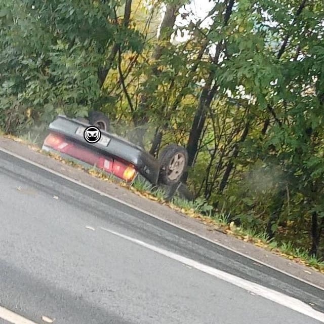 В Пензенской области в селе Чемодановка в ДТП легковушка перевернулась на крышу