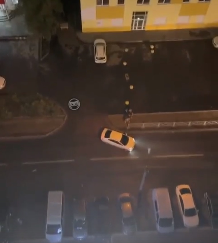 Подробности ДТП на Бородина: пензенец сбил 2 человек и бросил машину во дворе