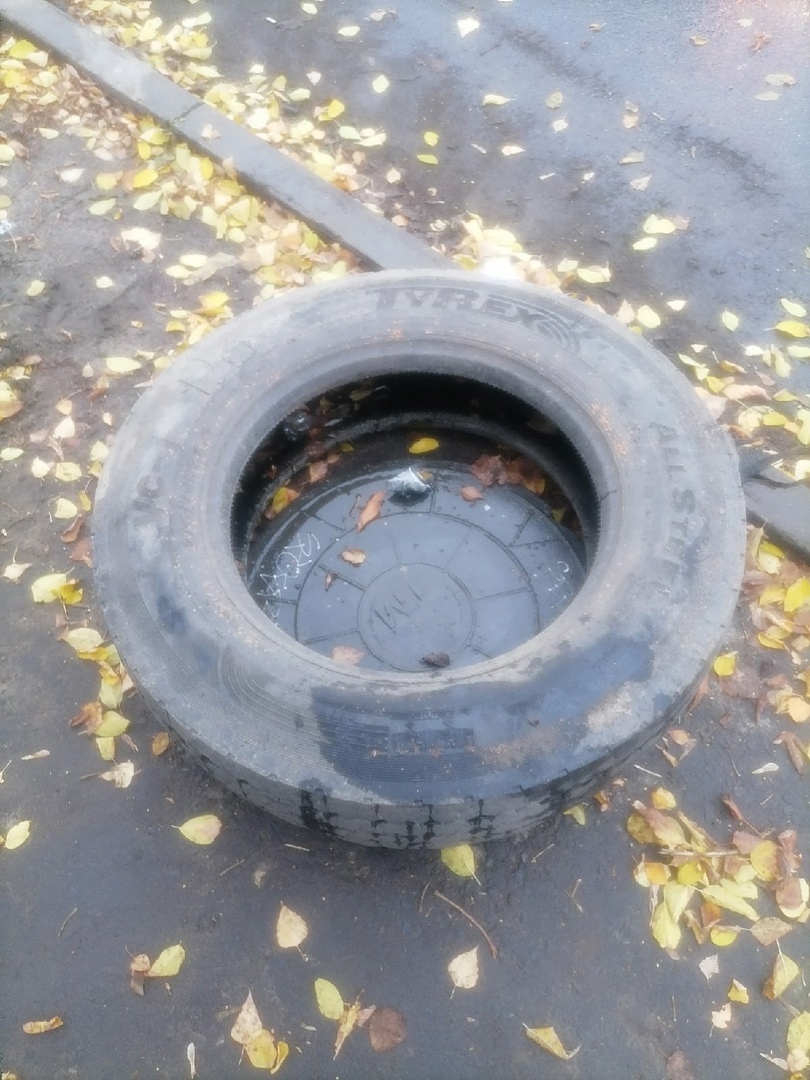 В Пензе пассажирка троллейбуса провалилась в открытый люк