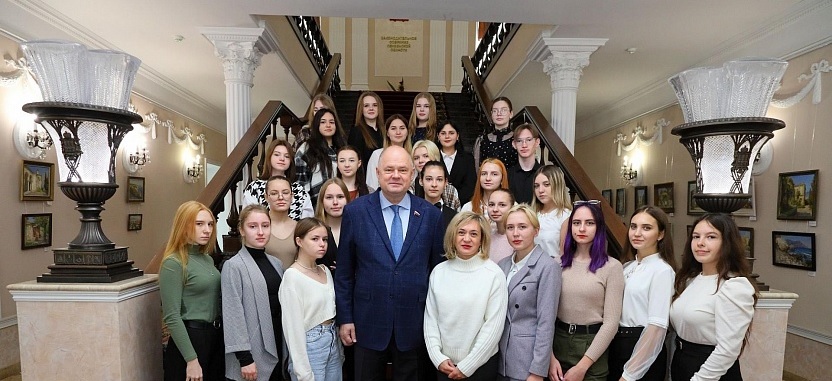 Вадим Супиков: «Традиция проведения экскурсий и парламентских уроков в региональном парламенте для учащихся сохранится»