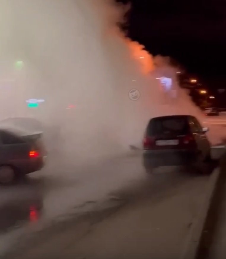 В Пензе прокуроры организовали проверку после появления «горячего фонтана» на Карпинского