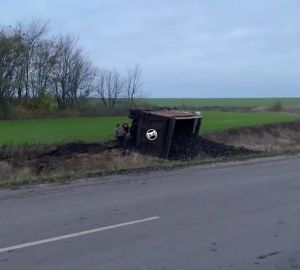 В Пензенской области перевернулся самосвал с углём