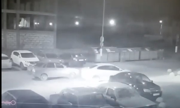 В Пензе неизвестный водитель стукнул чужую машину и уехал