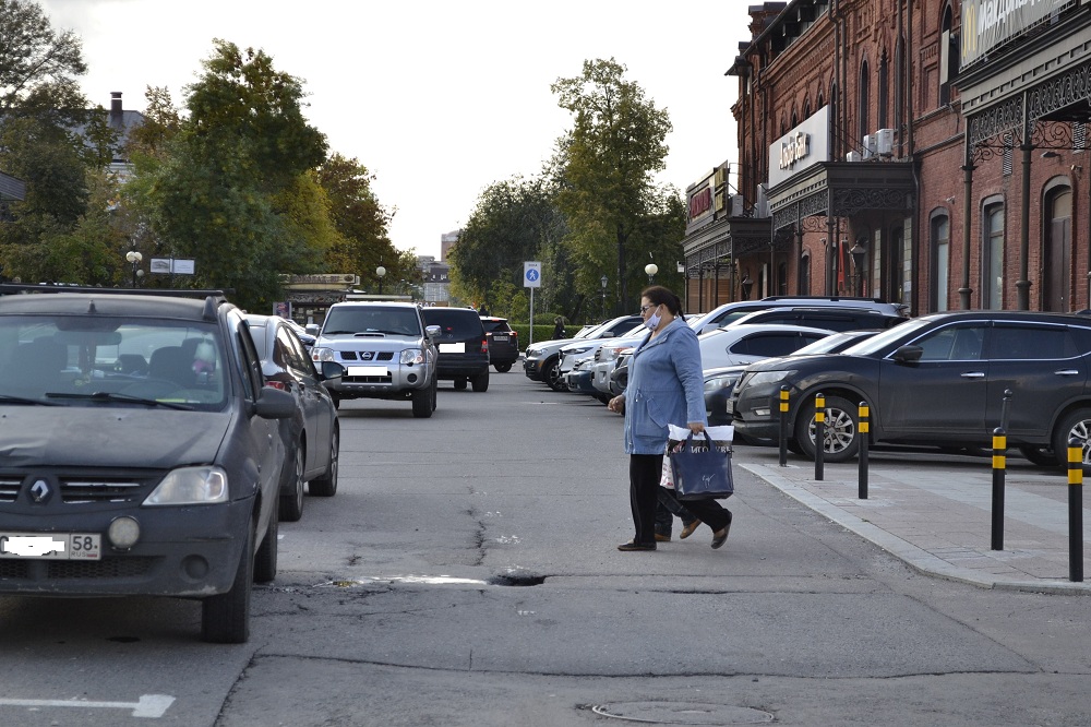 В Пензе мужчина украл велосипед у курьера по доставке еды