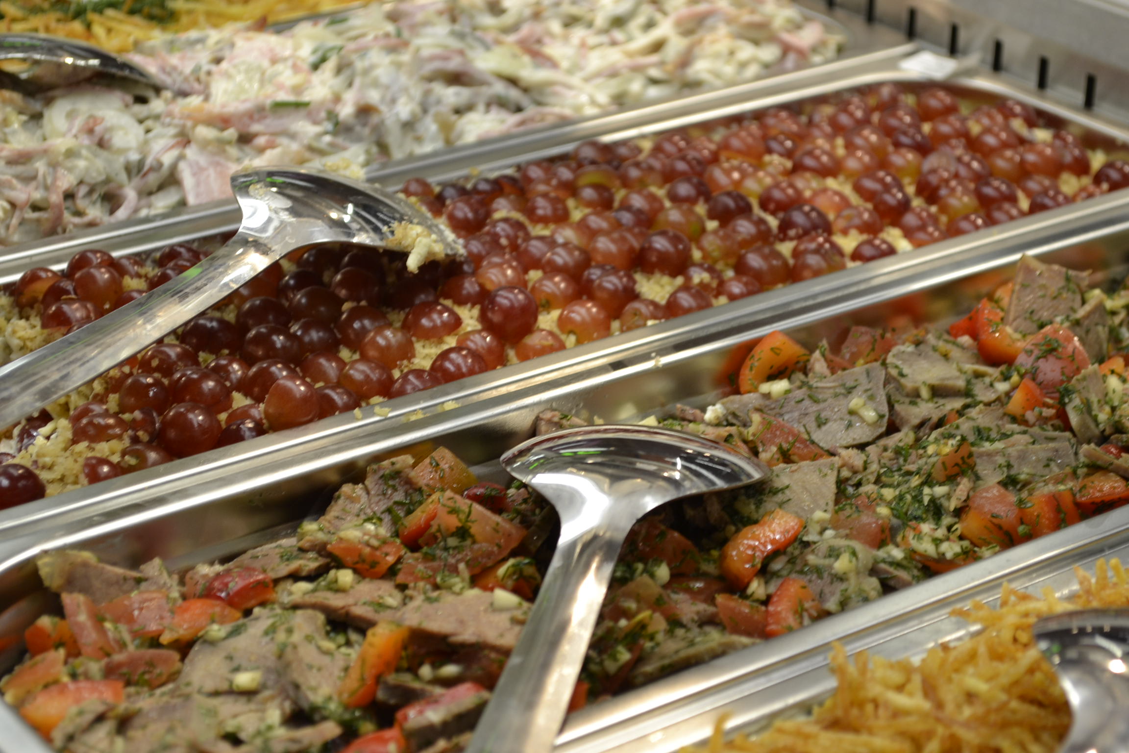 Готовим низкокалорийную запеканку из кабачков, курицы и сыра для ужина