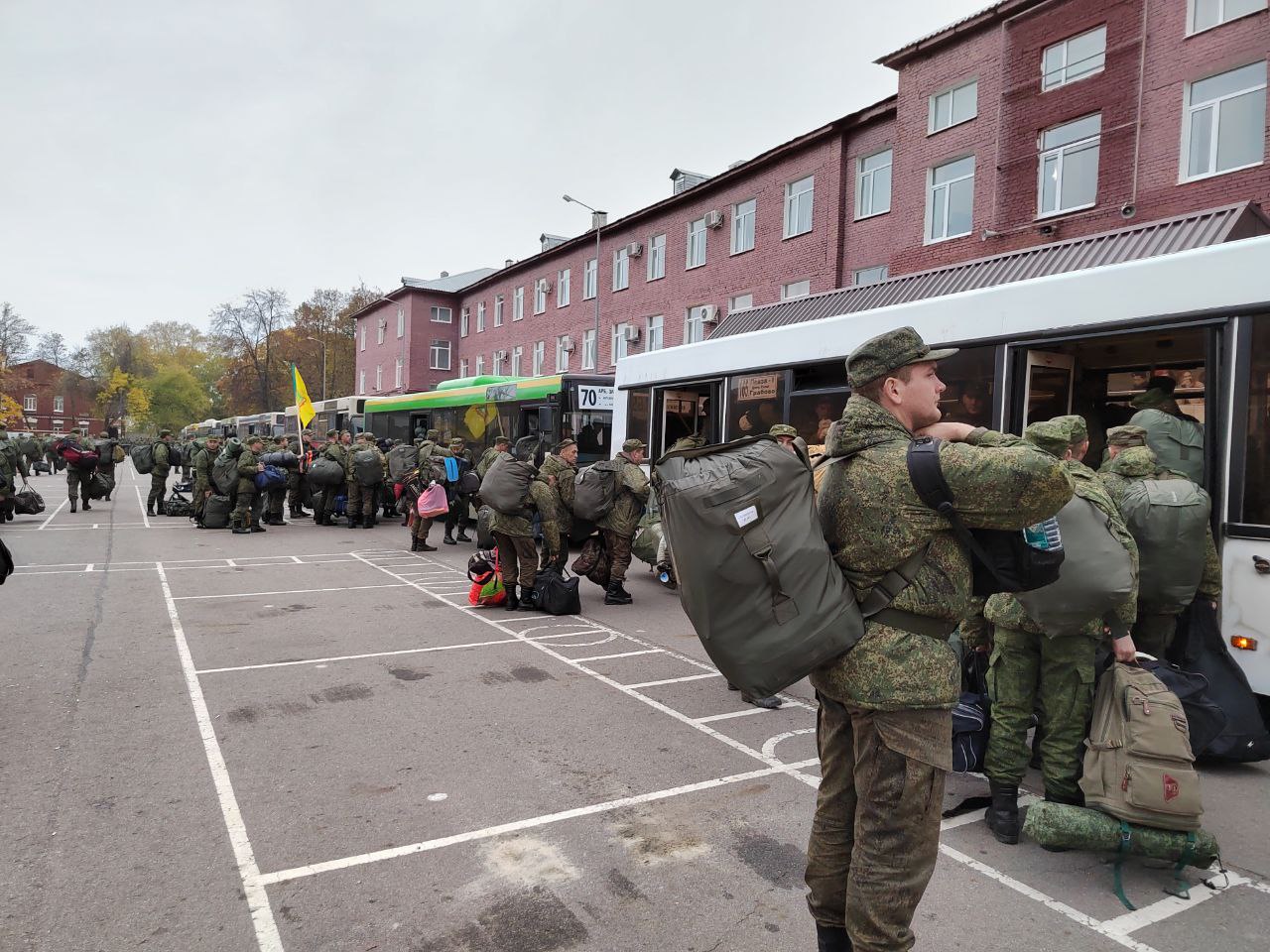 Стало известно, будут ли выплачивать пенсию мобилизованному военному пенсионеру