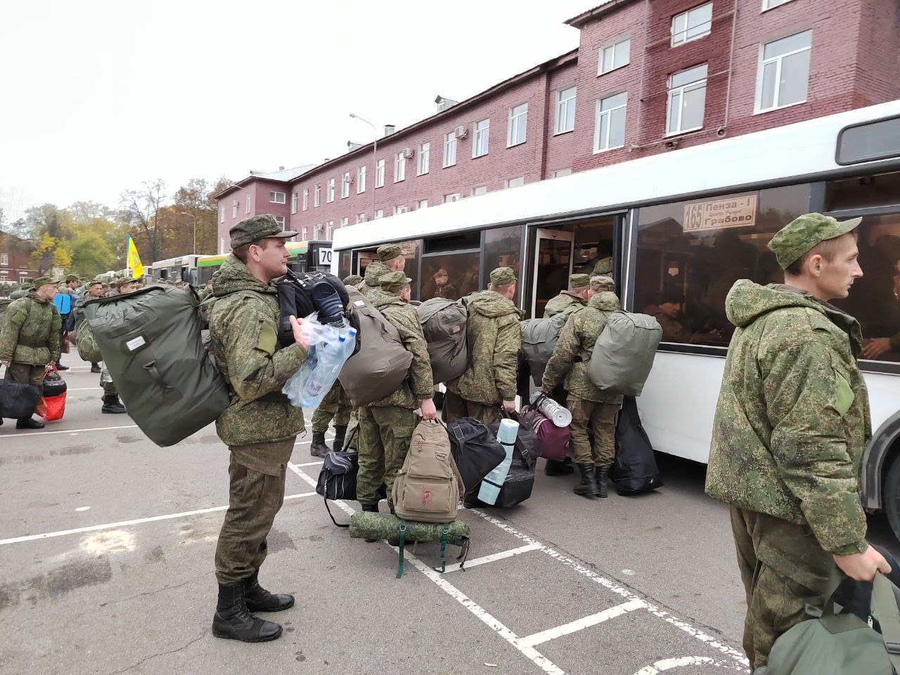 Жителям Пензы рассказали, как помочь военным на передовой